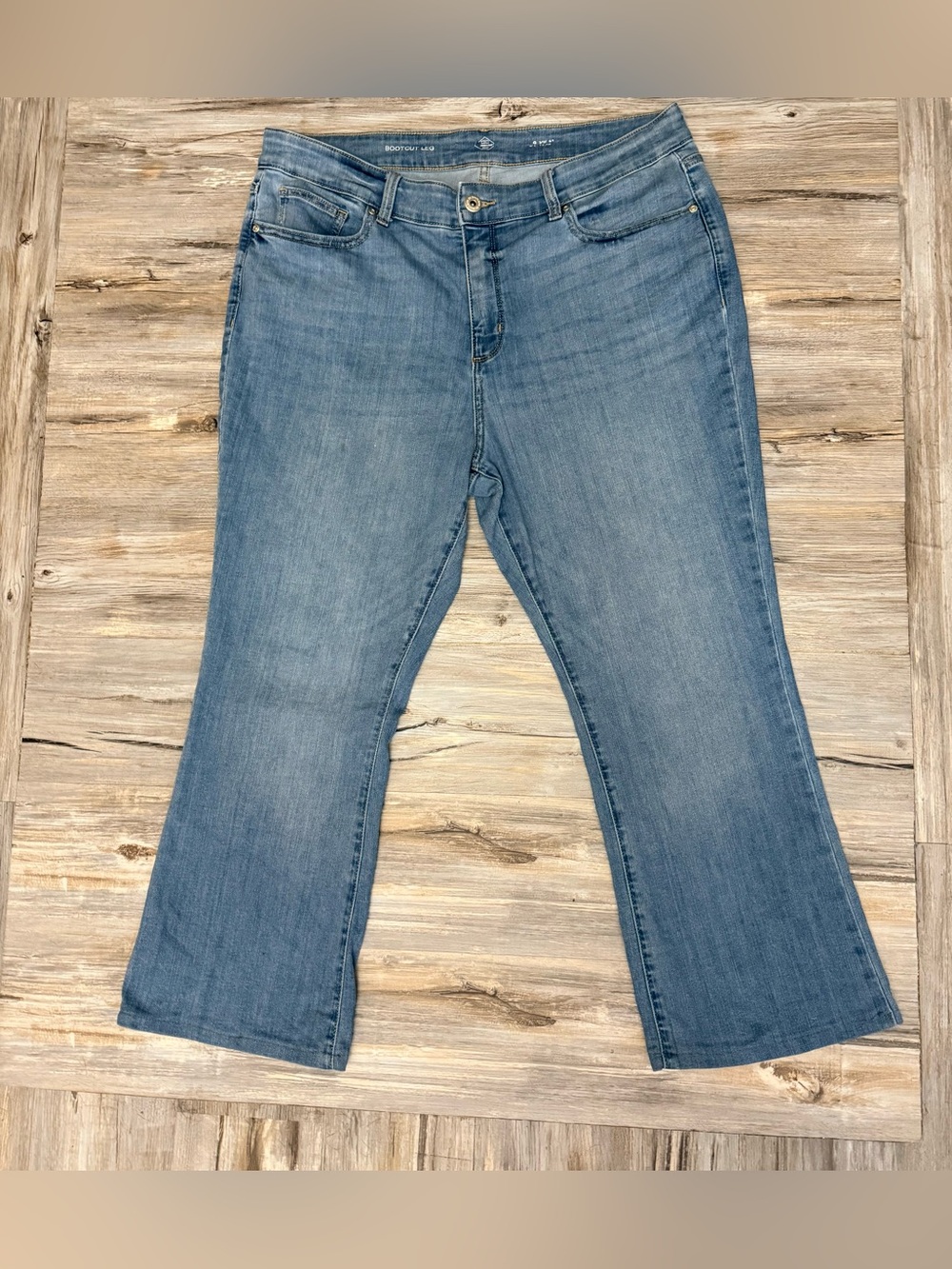 St. John's Bay Jeans Women’s Size 18S Short Blue Bootcut High Rise 37x25 Stretch